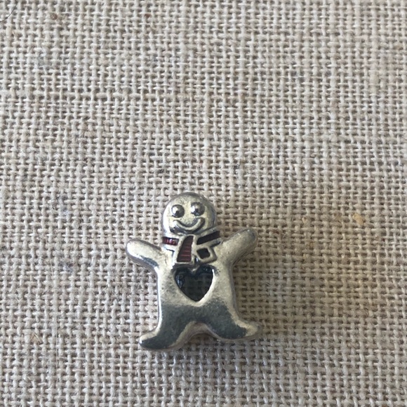 PANDORA Gingerbread Man With Red Enamel Scarf - Picture 3 of 8